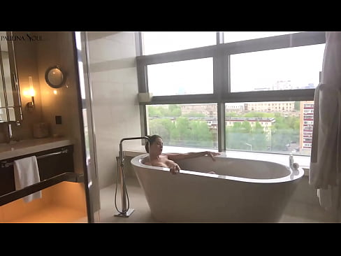 ❤️ Milžiniškas kūdikis aistringai masturbuoja savo putę vonios kambaryje Dulkinimasis prie porno lt.rostov-laminat.ru ❌